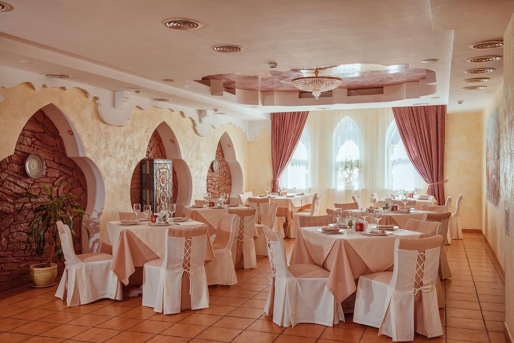 Premier Hotel Shafran Sumy Zewnętrze zdjęcie