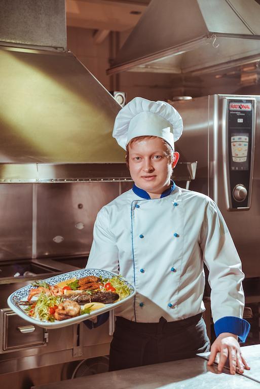 Premier Hotel Shafran Sumy Zewnętrze zdjęcie