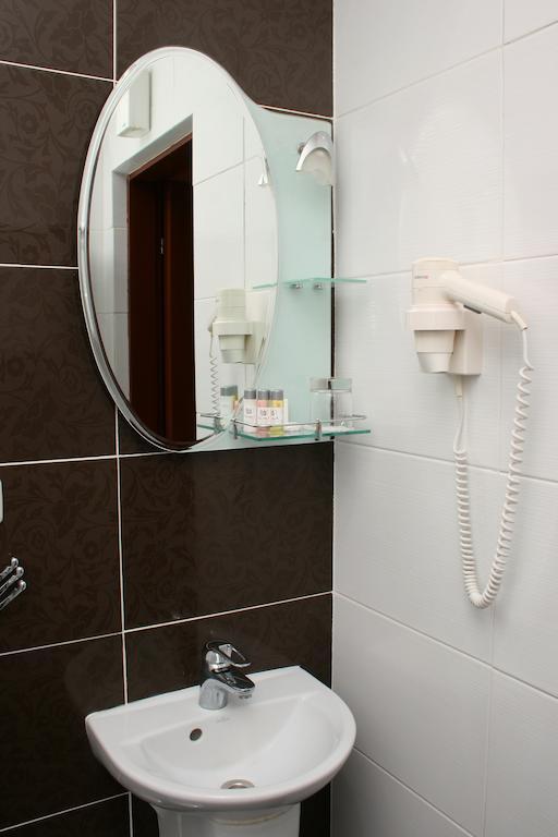Premier Hotel Shafran Sumy Pokój zdjęcie
