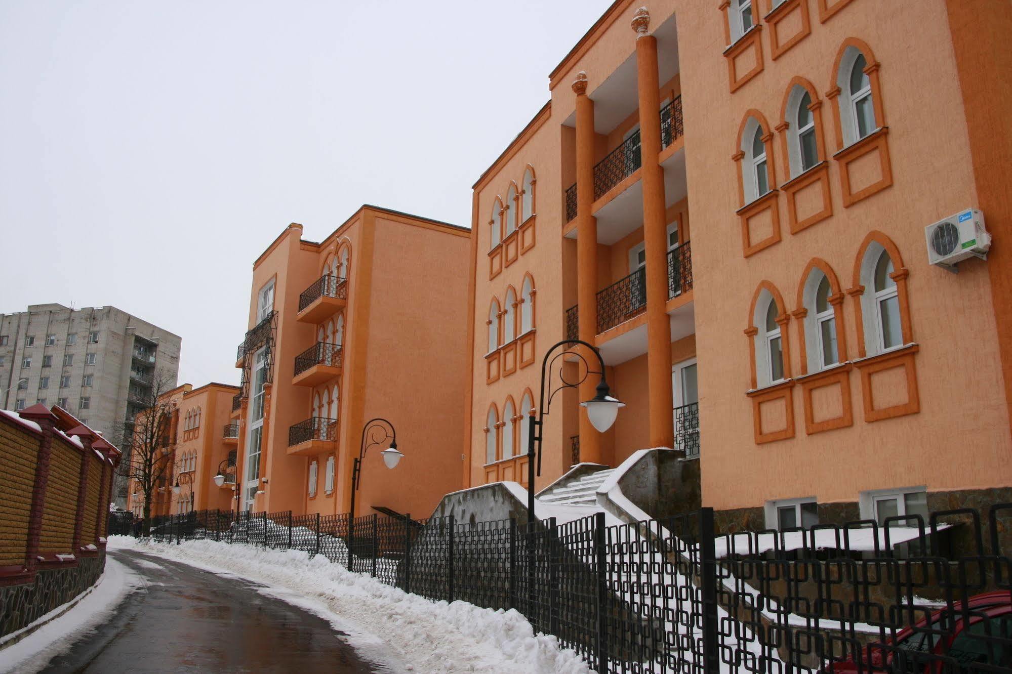 Premier Hotel Shafran Sumy Zewnętrze zdjęcie