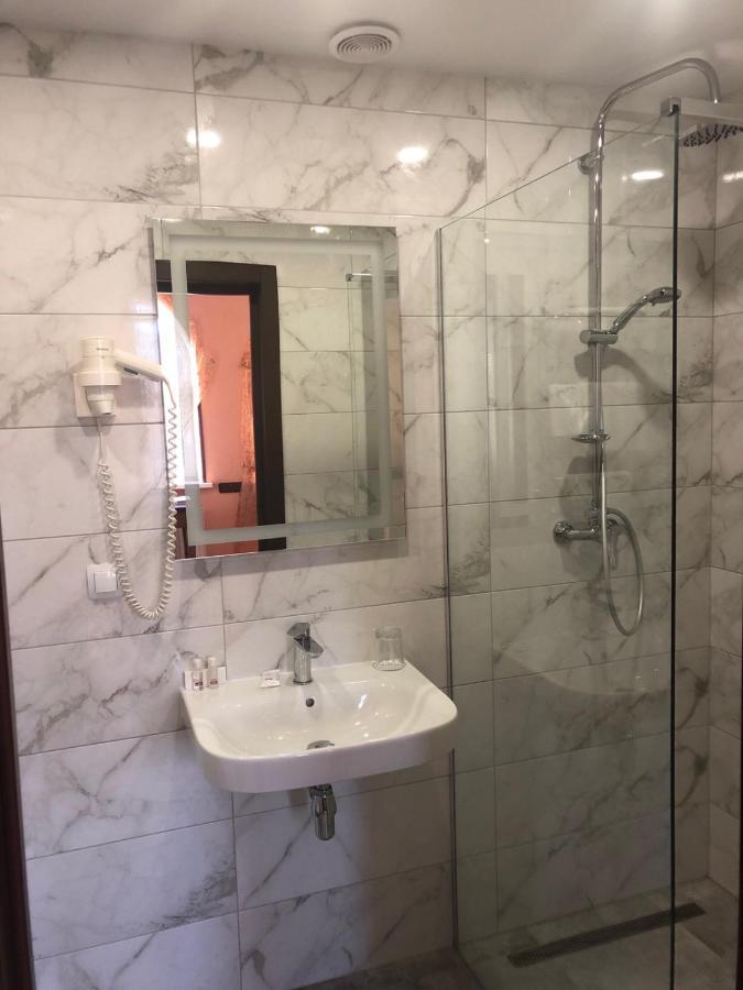 Premier Hotel Shafran Sumy Zewnętrze zdjęcie